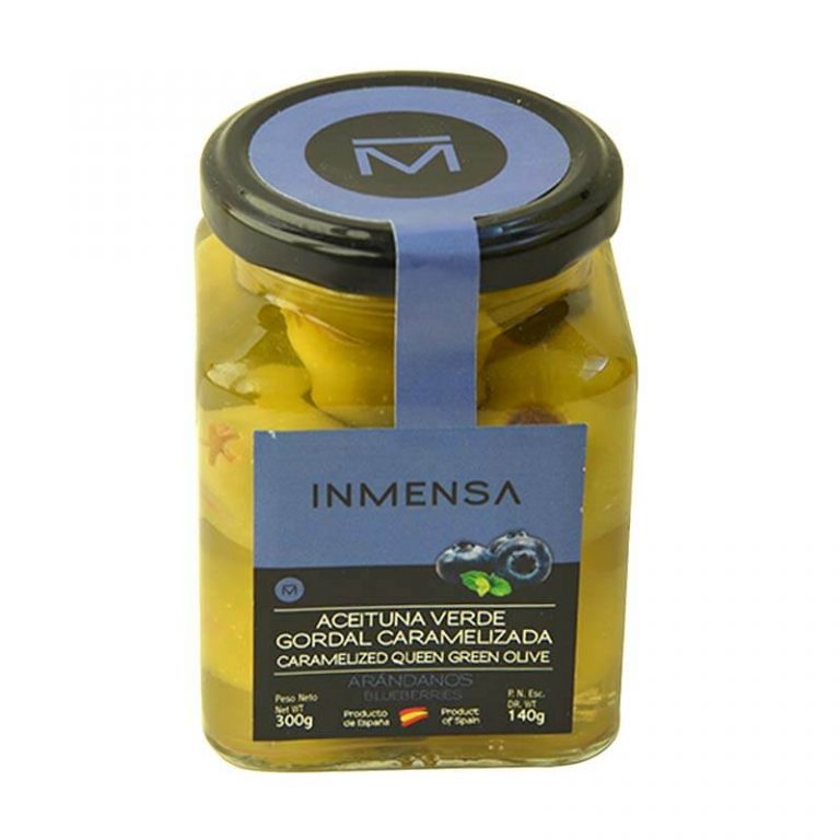 deliciosas aceitunas rellenas de arándanos