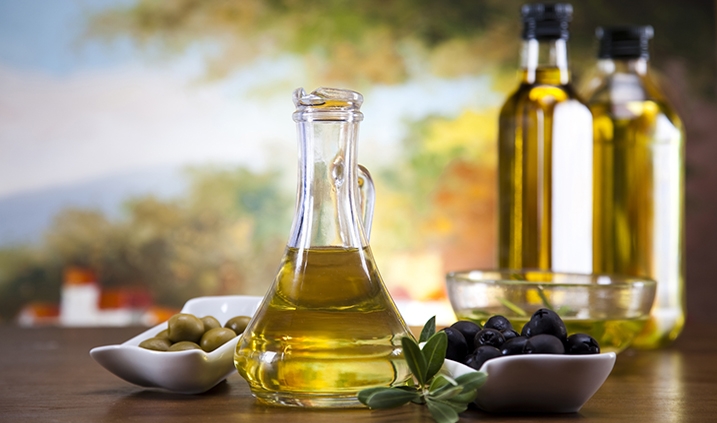 Botellas con aceite de oliva
