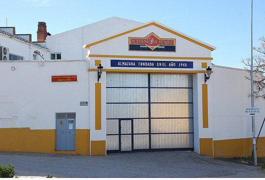 Cooperativa de San Benito en Porcuna, aqui puedes comprar aceite de oliva virgen extra